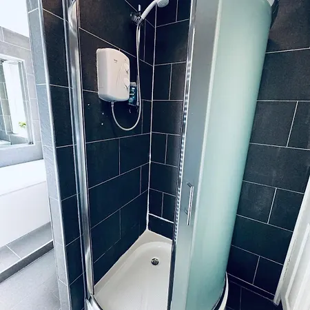 Apartman Woodman House - 7 Bedrooms - Sleeps 14