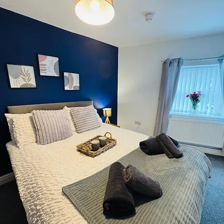 Woodman House - 7 Bedrooms - Sleeps 14 아파트